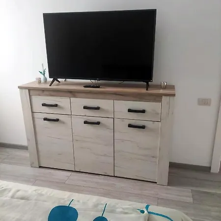 Alex كونستانتا